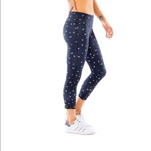 Carve Designs Cropped Leggings. Sardinia. M